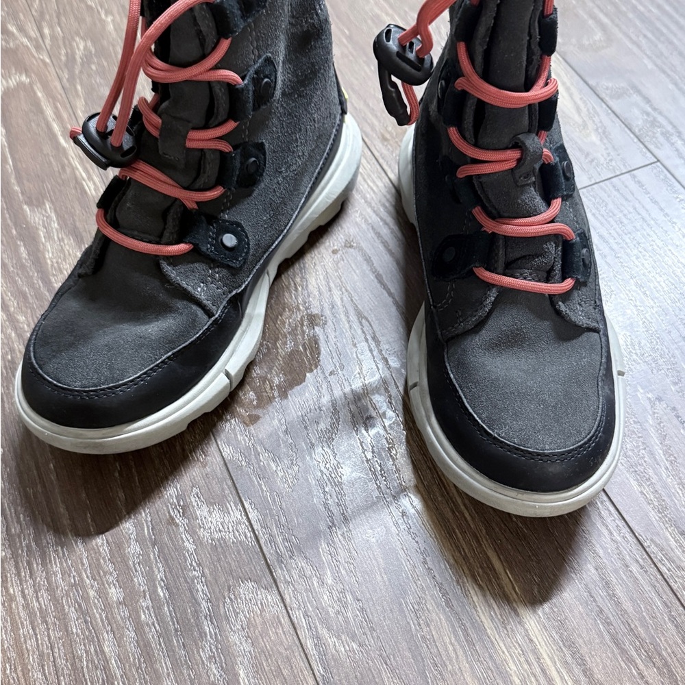 Sorel Kids Gray Suede Boots with Pink Laces